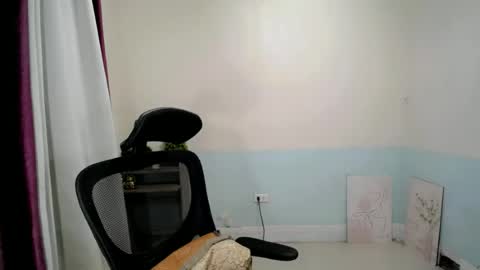 petite_angelxxx online show from 25, 6, 2026