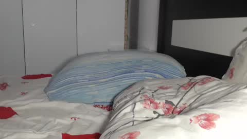 petite_danielle online show from 25, 6, 2026