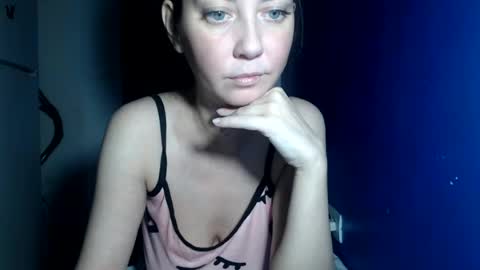 petite_danielle online show from 13, 7, 2026