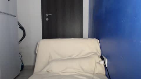 petite_danielle online show from 31, 7, 2026