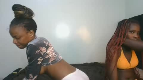 Snapshot of petite_luxe1 chatting on 28, 7, 2026 Luxe online show from 28, 7, 2026