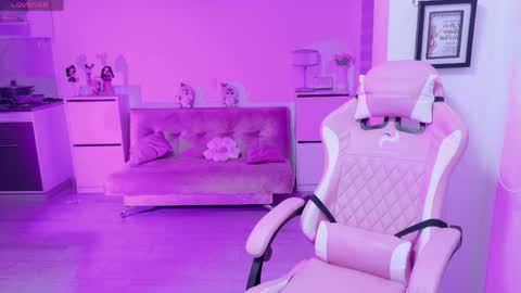 petite_marie_ online show from 5, 4, 2026