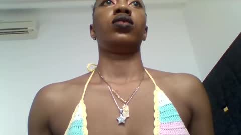 Snapshot of petite_princes chatting on 5, 12, 2024 petite_princes online show from 5, 12, 2024
