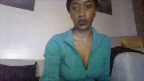 Snapshot of petite_princes chatting on 28, 9, 2025 petite_princes online show from 28, 9, 2025