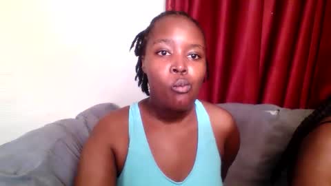 petite_queen001 online show from 23, 3, 2026