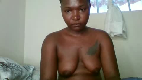 Snapshot of petite_shan chatting on 10, 5, 2026 petite_shan online show from 10, 5, 2026