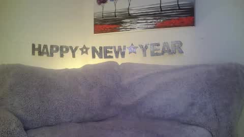 petite treat  online show from 5, 1, 2025