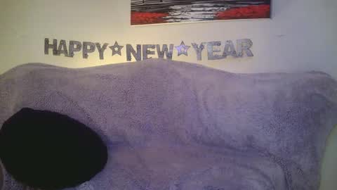 petite treat  online show from 6, 1, 2025