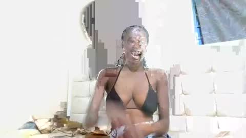 Snapshot of petiteblackjuicy chatting on 9, 7, 2026 Amara online show from 9, 7, 2026