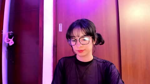Lunna online show from 2, 2, 2025