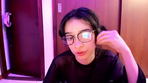 Lunna online show from 2, 2, 2025