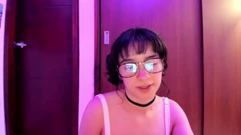 Lunna online show from 1, 3, 2025