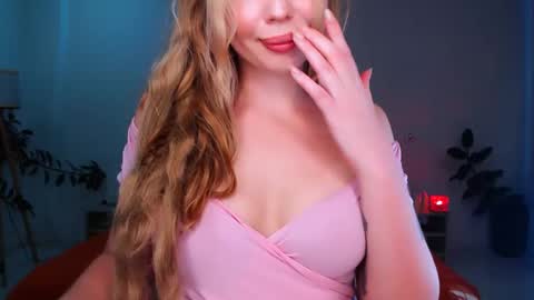 Snapshot of petitefleurx chatting on 3, 1, 2025 petitefleurx online show from 3, 1, 2025