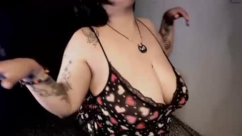 Snapshot of petitelilo1 chatting on 11, 10, 2025 Lilo online show from 11, 10, 2025