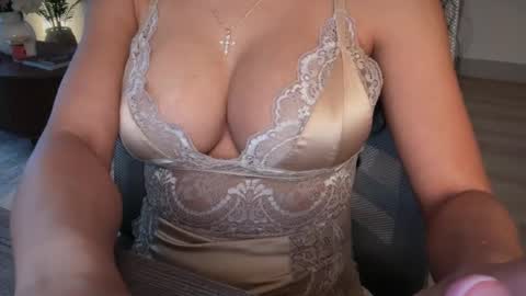 PetitePrincess online show from 25, 7, 2026