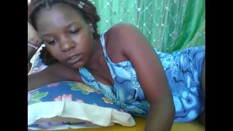 petitesweetchiq online show from 22, 2, 2026