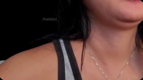 Snapshot of petitgirl_ chatting on 29, 12, 2024 J A S S online show from 29, 12, 2024