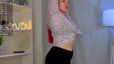 Snapshot of petulagambee chatting on 16, 9, 2025 Kate online show from 16, 9, 2025