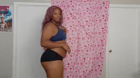 Snapshot of phatjuicypeach chatting on 7, 2, 2026 Destiny Adams online show from 7, 2, 2026