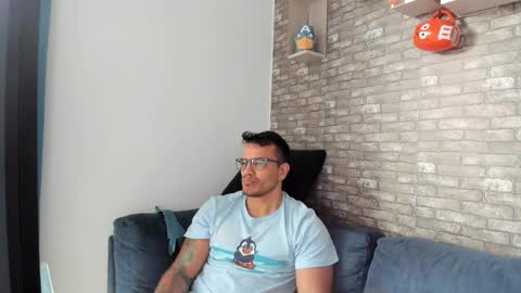 Snapshot of philipe_inzagui chatting on 16, 10, 2025 Philipe online show from 16, 10, 2025