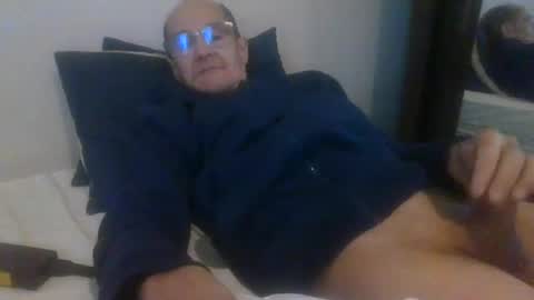 Snapshot of pichoun71 chatting on 22, 11, 2025 pichoun71 online show from 22, 11, 2025