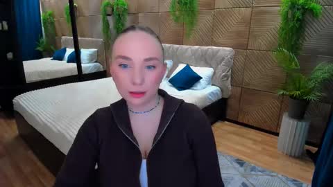 Emelie online show from 5, 2, 2026