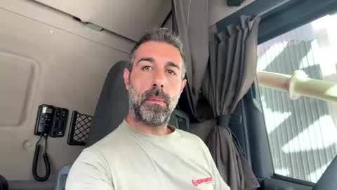 pierotu online show from 4, 11, 2025