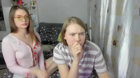 Snapshot of pikmi_obsos chatting on 25, 3, 2026 Adele and Elli online show from 25, 3, 2026