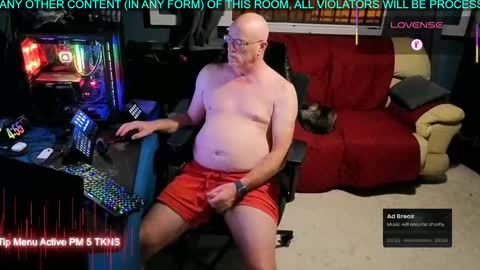 Snapshot of pilot_dave_69 chatting on 15, 9, 2025 Dave online show from 15, 9, 2025