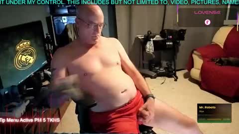 Snapshot of pilot_dave_69 chatting on 27, 9, 2025 Dave online show from 27, 9, 2025