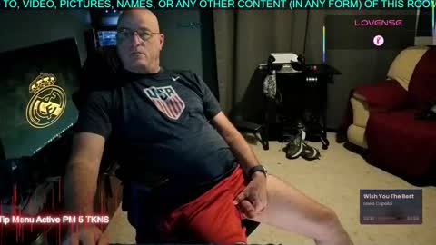 Snapshot of pilot_dave_69 chatting on 28, 9, 2025 Dave online show from 28, 9, 2025