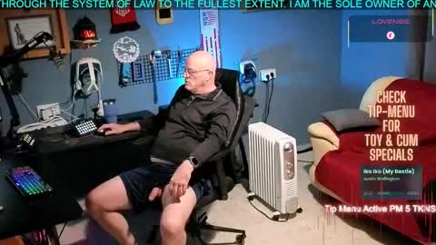 Snapshot of pilot_dave_69 chatting on 29, 11, 2025 Dave online show from 29, 11, 2025