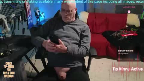 Snapshot of pilot_dave_69 chatting on 23, 12, 2025 Dave online show from 23, 12, 2025