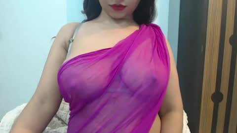 Snapshot of pilowprincess chatting on 18, 12, 2025 Sayra online show from 18, 12, 2025