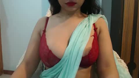 Snapshot of pilowprincess chatting on 19, 12, 2025 Sayra online show from 19, 12, 2025