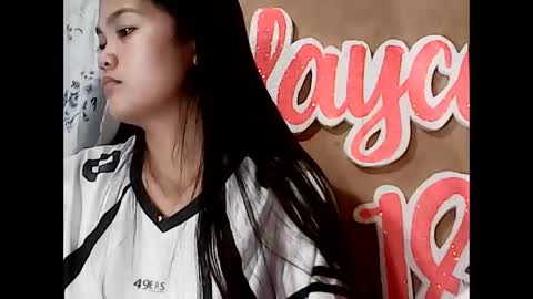 Snapshot of pinay_just18th chatting on 18, 1, 2026 pinay_just18th online show from 18, 1, 2026