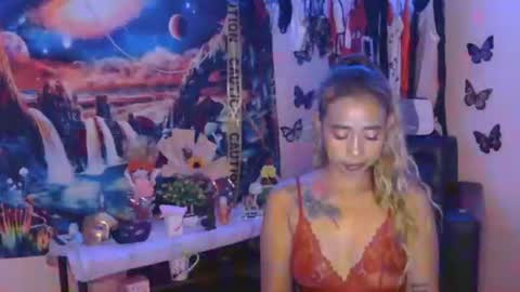 pinaymorena_renelda online show from 10, 5, 2026