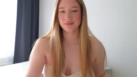 Snapshot of pink_rosee_ chatting on 26, 9, 2025   online show from 26, 9, 2025