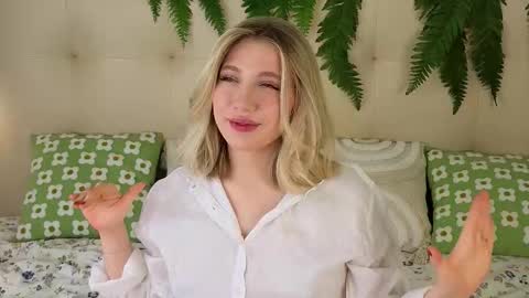 Snapshot of pinkadele chatting on 6, 11, 2025 Adele online show from 6, 11, 2025