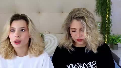 Snapshot of pinkadele chatting on 11, 11, 2025 Adele online show from 11, 11, 2025