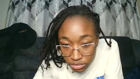 Snapshot of pinkaura_ chatting on 27, 2, 2026 PinkyAura online show from 27, 2, 2026