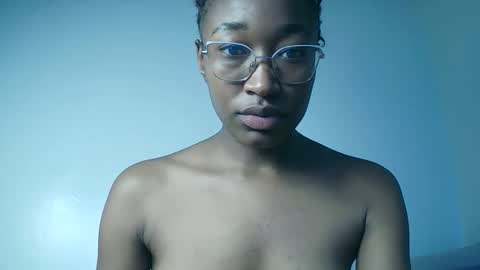 Snapshot of pinkaura_ chatting on 1, 4, 2026 PinkyAura online show from 1, 4, 2026