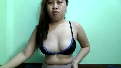 Snapshot of pinkish_shine chatting on 24, 10, 2025 Hi  its me shine  online show from 24, 10, 2025
