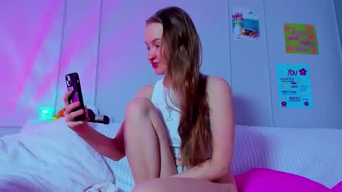 Snapshot of pinkk_lemonade chatting on 22, 2, 2026 Mila online show from 22, 2, 2026