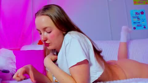 Snapshot of pinkk_lemonade chatting on 25, 2, 2026 Mila online show from 25, 2, 2026