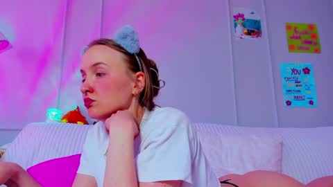 Snapshot of pinkk_lemonade chatting on 23, 3, 2026 Mila online show from 23, 3, 2026