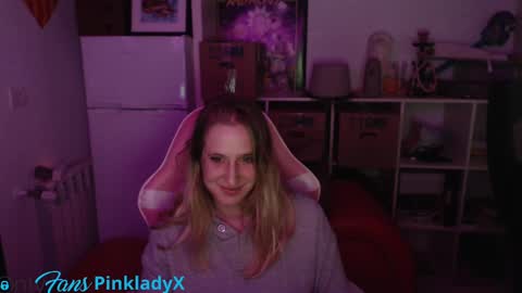 pinkladyx2 online show from 10, 1, 2025