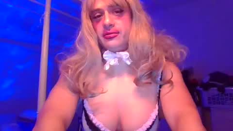 Snapshot of pinkpillbambi chatting on 11, 2, 2025 pinkpillbambi online show from 11, 2, 2025