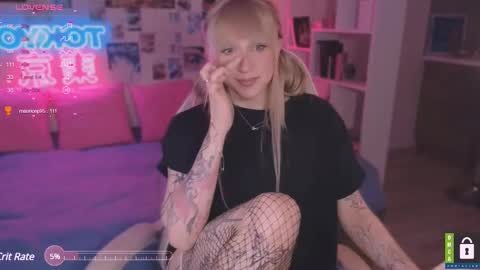 pinkvenom_ online show from 4, 3, 2025