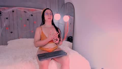 Snapshot of pinky_dreamss chatting on 23, 10, 2025 Piky Dreams online show from 23, 10, 2025